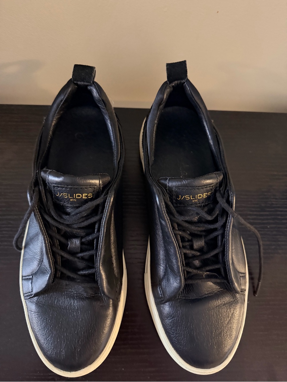 J/SLIDES Black Leather Women's Low-Top Sneakers with White Sole